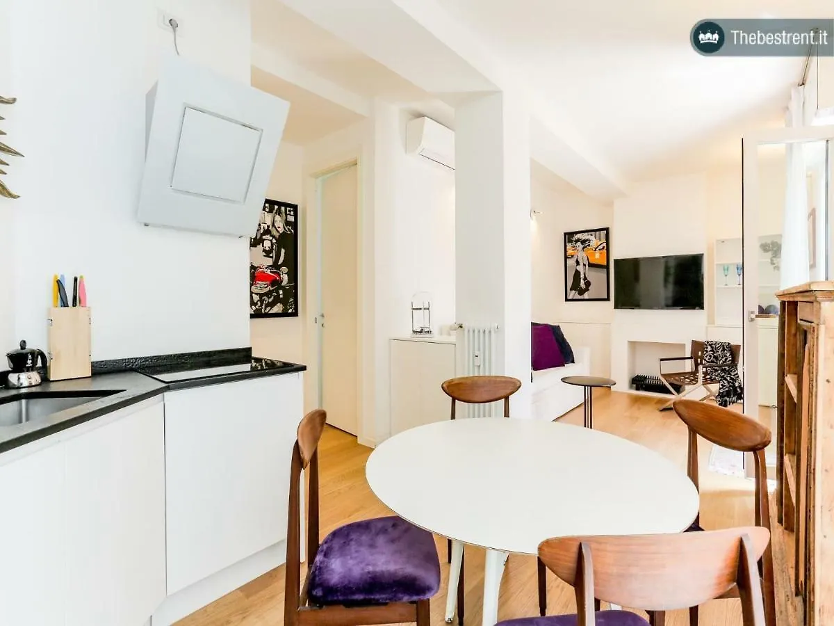 The Best Rent - Apartment With Balcony In Amendola Milan