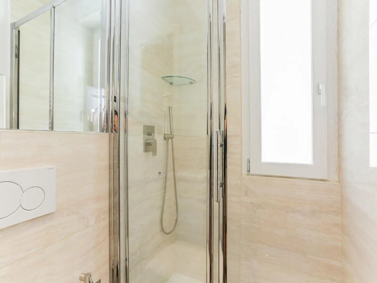 The Best Rent - Apartment With Balcony In Amendola Milano Italien