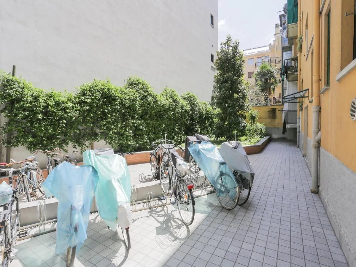 The Best Rent - Apartment With Balcony In Amendola Milano