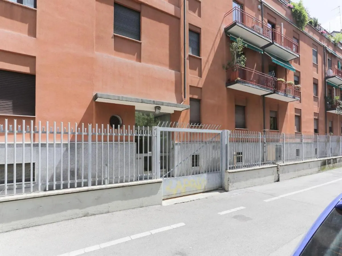 The Best Rent - Apartment With Balcony In Amendola Milano Italien