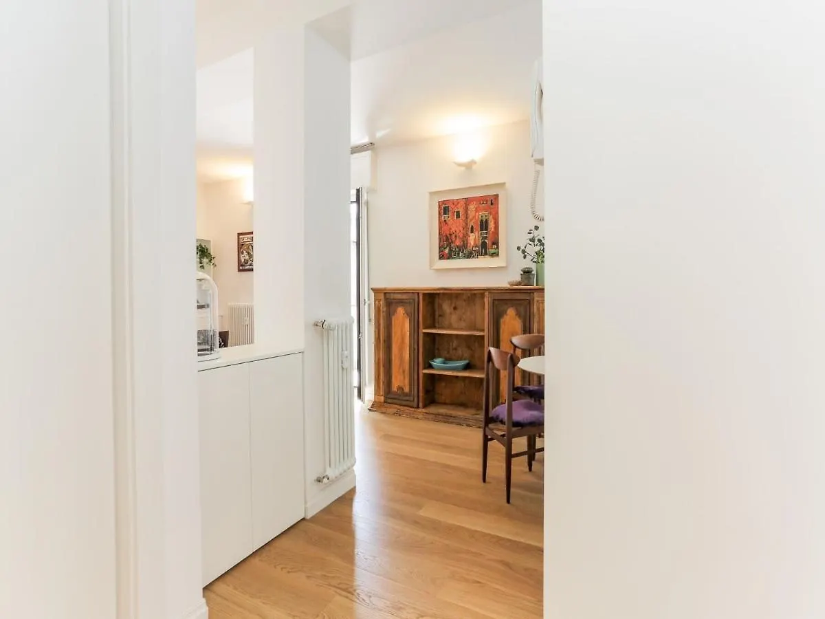 The Best Rent - Apartment With Balcony In Amendola Milan