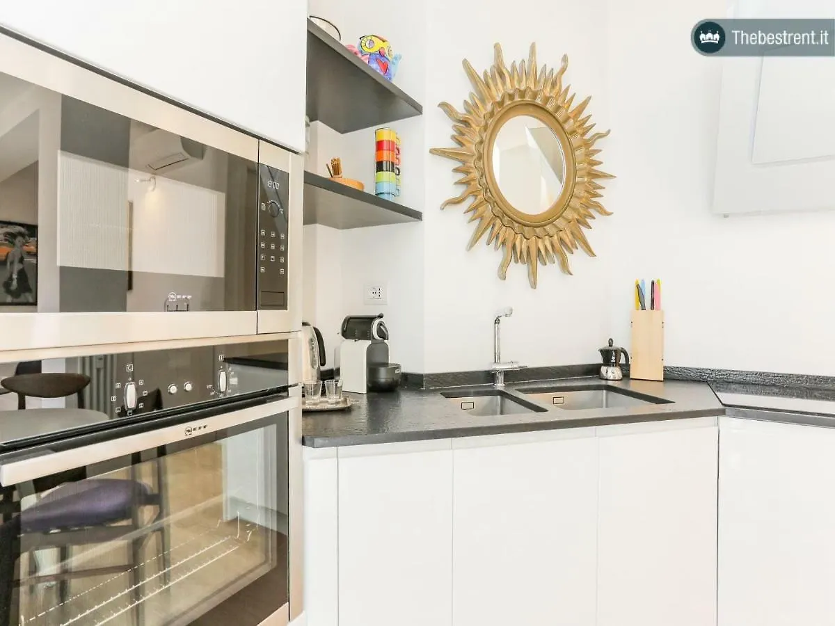 The Best Rent - Apartment With Balcony In Amendola Milan